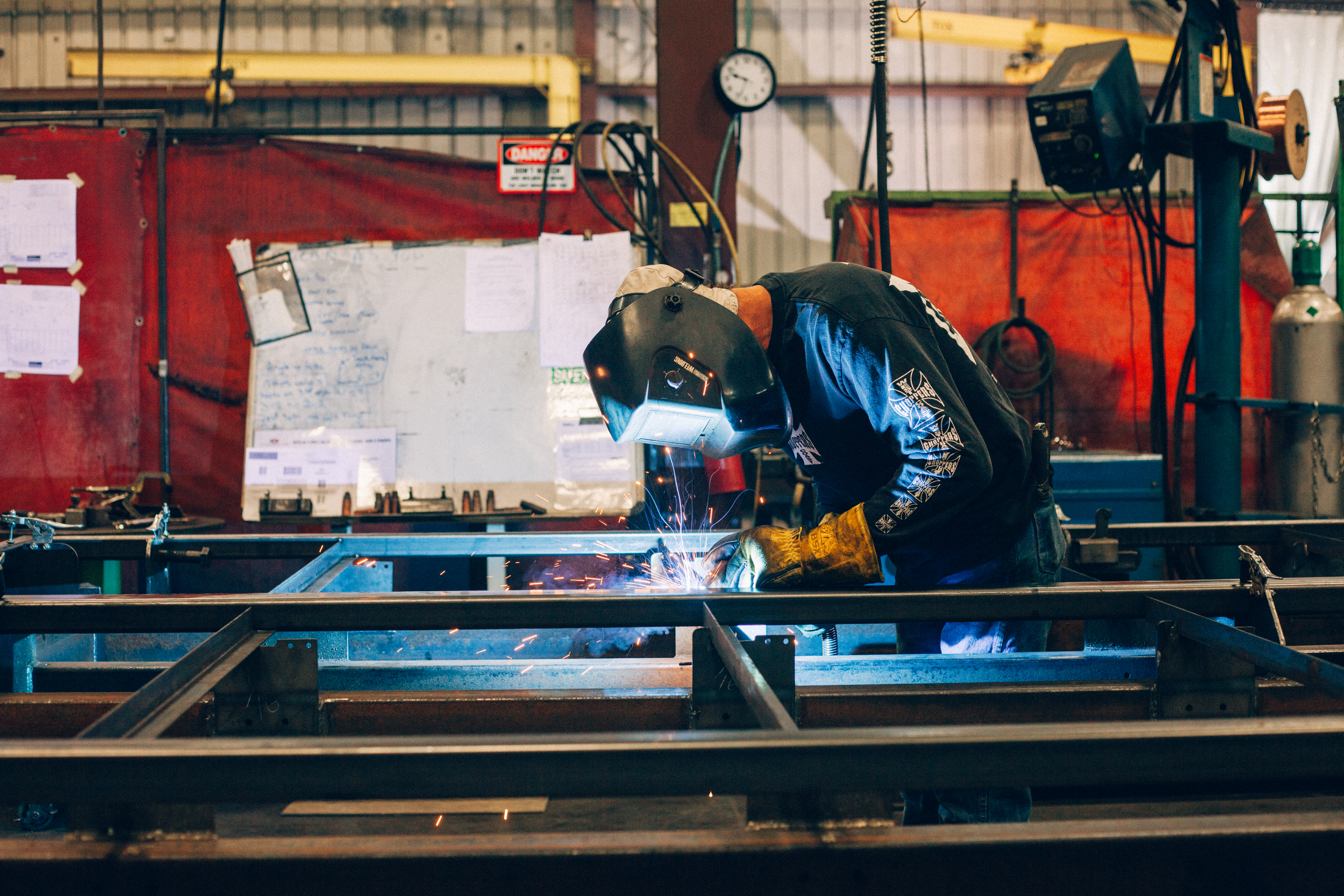 Sound wall welding in fixture